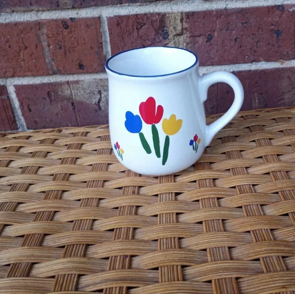 Floral drinking cup